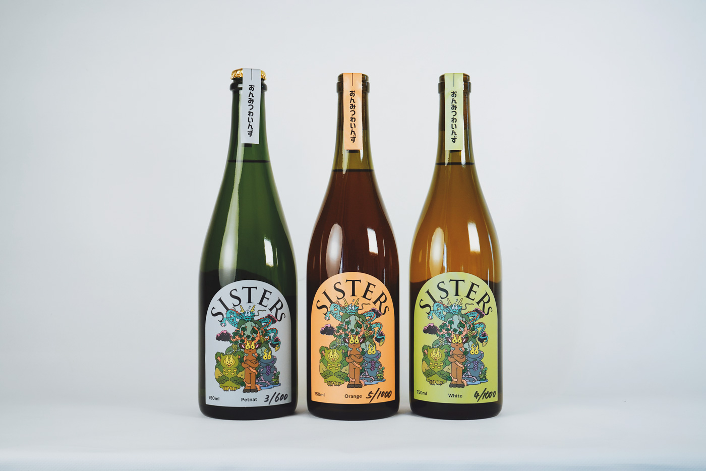 おんみつわいんず ワインラベル