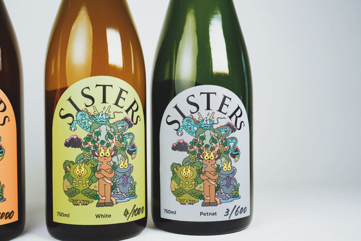 おんみつわいんず ワインラベル